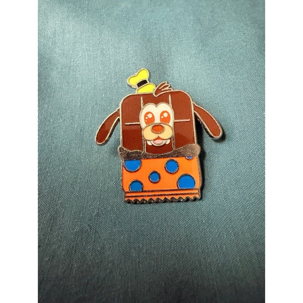 Disney Munchling Trading Pin 2022: Goofy